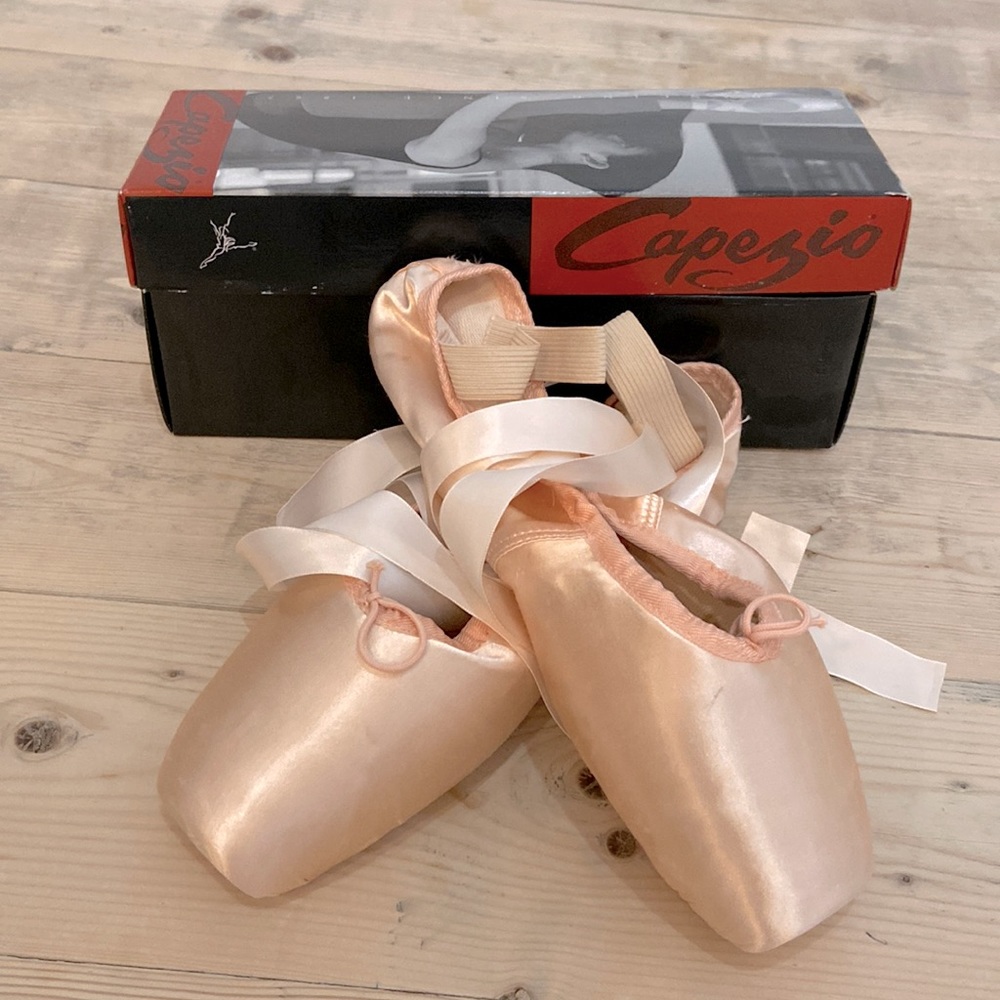 Dance Shoes Pointe Ballet Pink Capezio 176 contempora